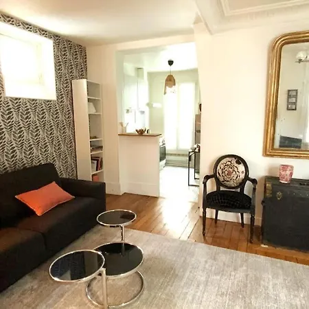 Beau 2p Au Pied De Montmartre Apartment Paris