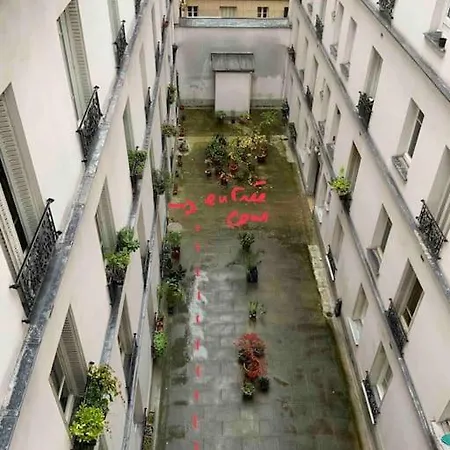 Apartment Beau 2p Au Pied De Montmartre