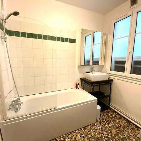 Beau 2p Au Pied De Montmartre Apartment *